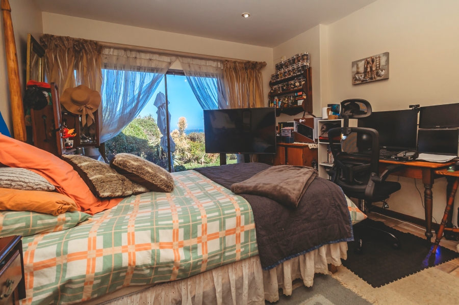 7 Bedroom Property for Sale in Outeniqua Strand Western Cape